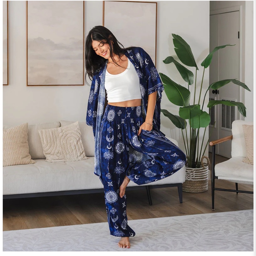 Lotus & Luna Nightfall Blue Lotus Moon Lounge Set - Picture 4 of 10